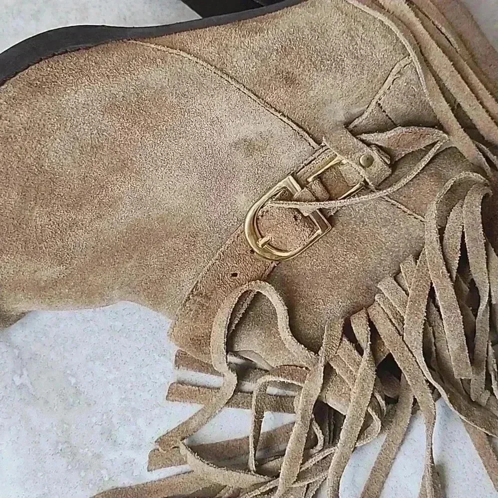 Genuine suede ankle booties with fringes